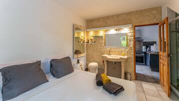 4 chambres, fer et planche Ă  repasser, Wi-Fi gratuit, draps fournis