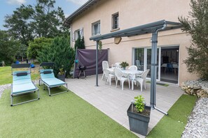 屋外ダイニングエリア