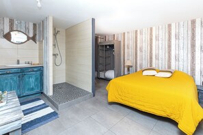 1 chambre, fer et planche à repasser, Wi-Fi gratuit