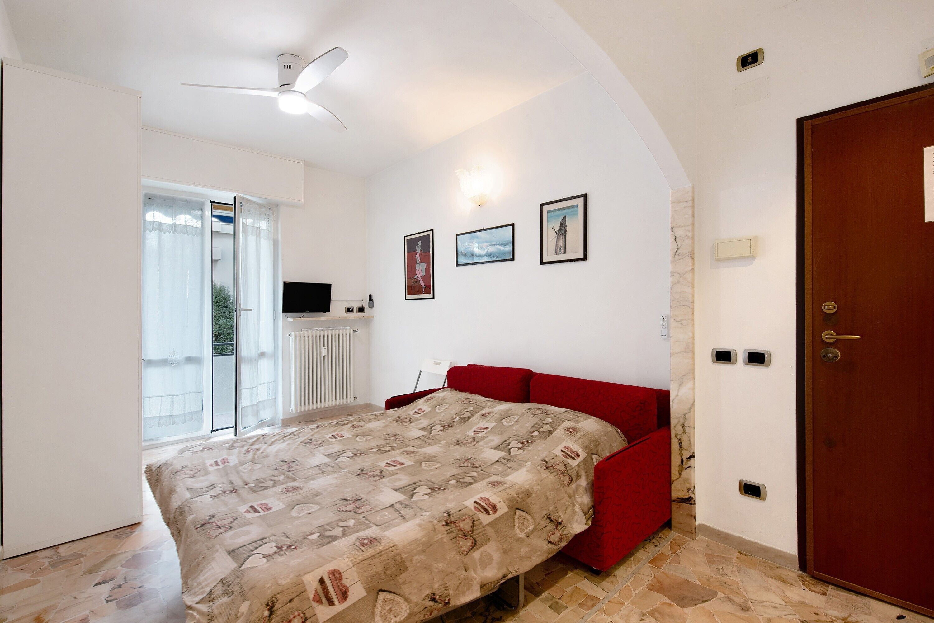 2 chambres, fer et planche à repasser, draps fournis