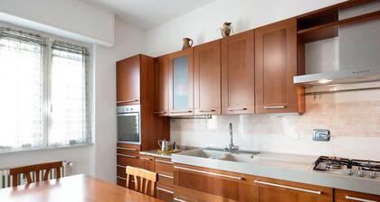 Apartment 'Le Vele' with Sea View, Shared Garden and Balcony