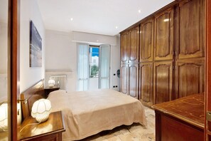 2 chambres, fer et planche à repasser, draps fournis