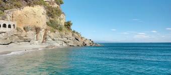 Apartamento 'Il Porto' con terraza privada, jardín privado y Wi-Fi