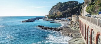 Apartment 'Il Porto' with Private Terrace, Private Garden and Wi-Fi