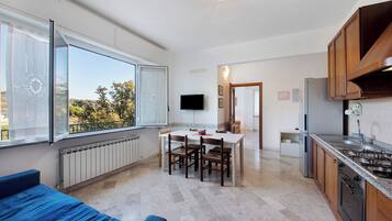 Fridge, stovetop, coffee/tea maker, electric kettle