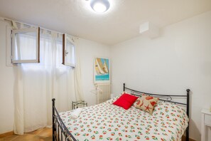 6 soverom, strykejern/-brett, wi-fi (inkludert) og sengetøy