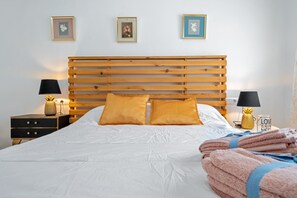 1 chambre, fer et planche à repasser, Wi-Fi gratuit, draps fournis