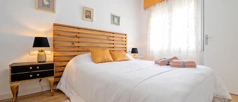 1 غرفة نوم ومكواة/لوح كي وواي فاي مجانًا وملاءات أسرّة