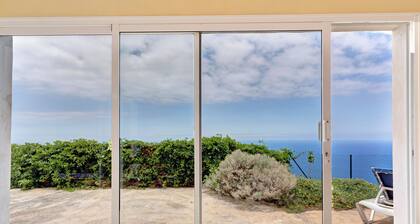 Holiday Home 'Casa Sirius' with Sea View, Private Terrace and Wi-Fi