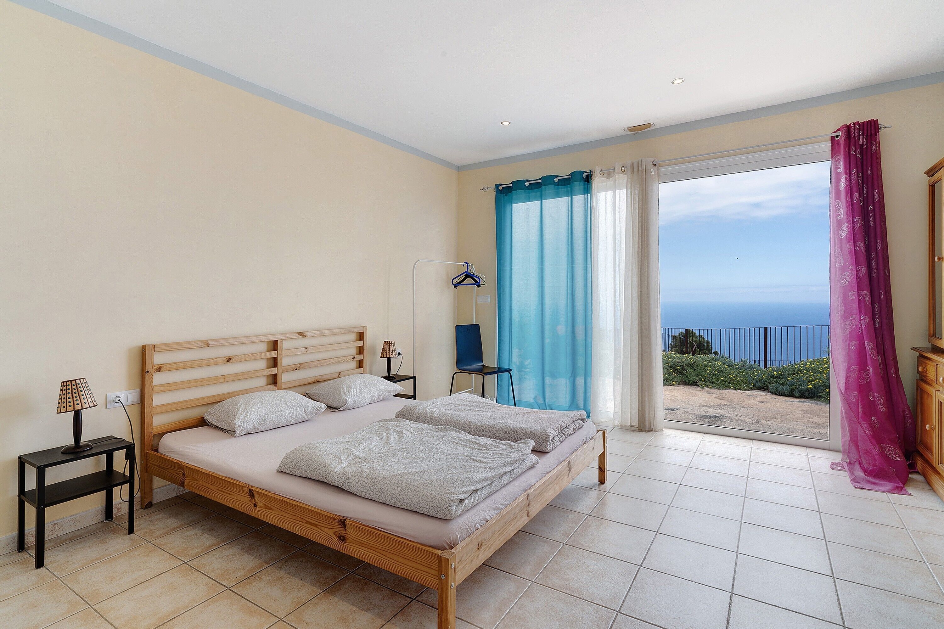 2 bedrooms, free WiFi, bed sheets, wheelchair access