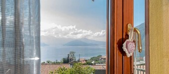 Magnificent apartment with private pool and view of Lake Iseo