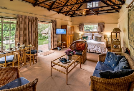 Comfort Cottage | 1 bedroom, desk, laptop workspace, iron/ironing board