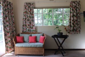 Småhus – comfort | Oppholdsområde | En 32-tommers plasma-TV med Parabol-TV