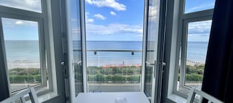 5 Seaview @ Bridlington Bay