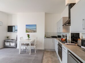 Cookware/dishes/utensils - 2 Seaview @ Bridlington Bay (Bridlington)