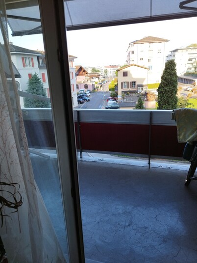 Furnished appartment vis-a-vis of railstation 5 min from lake at Montreux