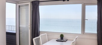 8 Seaview @ Bridlington Bay