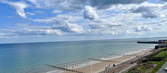 7 Seaview @ Bridlington Bay