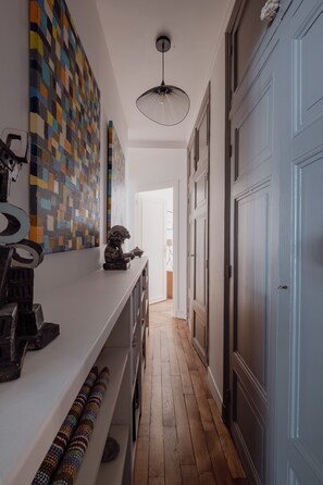 Interior - La Vie Est Belle, by Veeve (Paris)