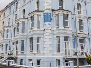 Exterior - 1 Beach View @ Beaconsfield House (Bridlington)
