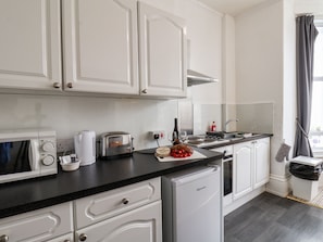 Cookware/dishes/utensils