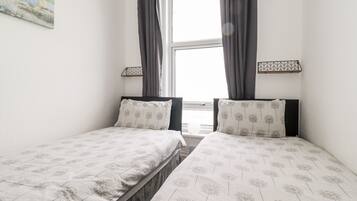 1 Schlafzimmer, individuell dekoriert, individuell eingerichtet