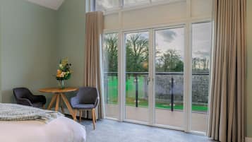 Deluxe Double or Twin Room, Balcony, Garden View