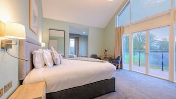 Deluxe Double or Twin Room, Balcony, Garden View