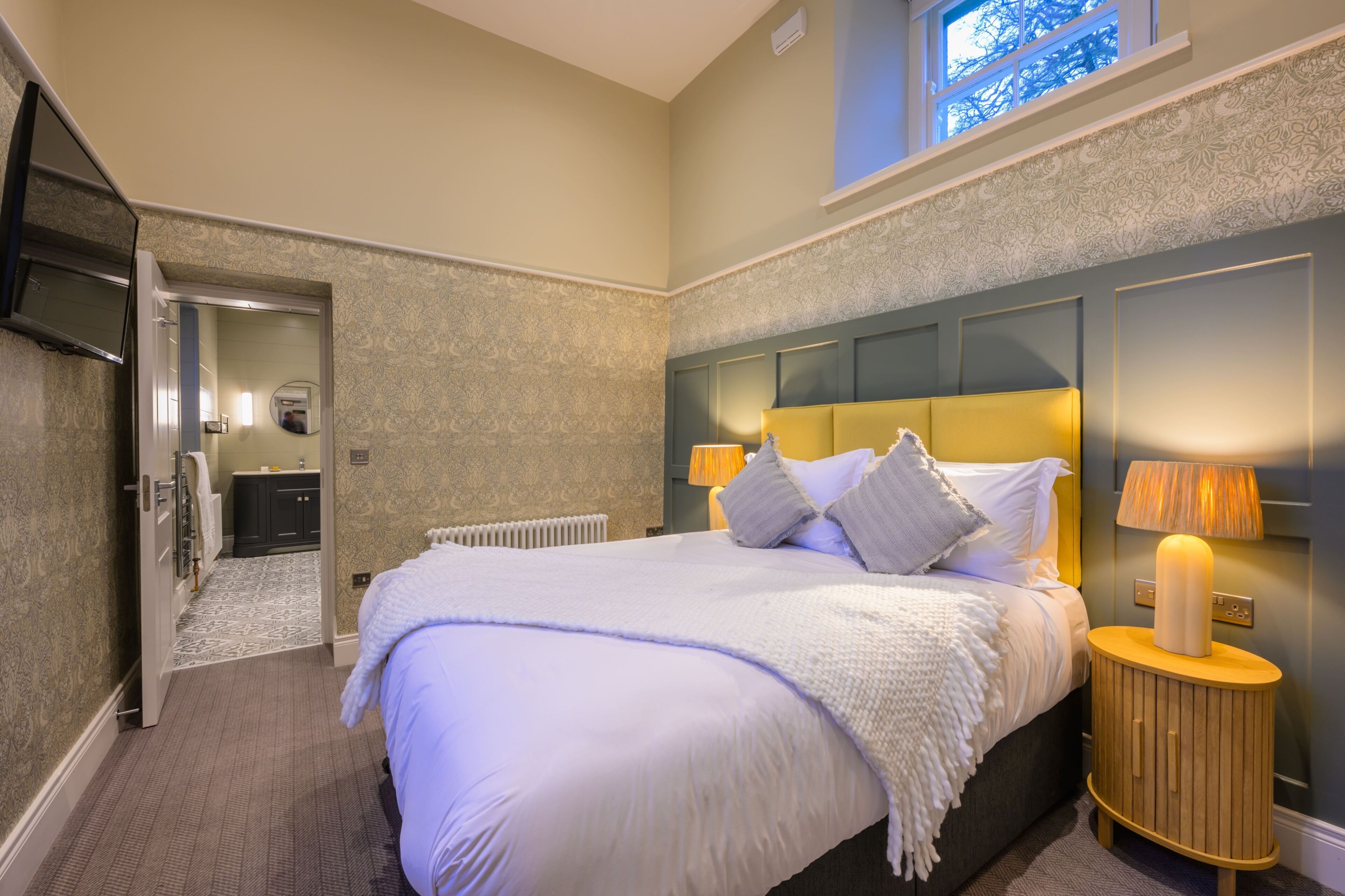 Rose Cottage, 2 Bedrooms, Garden View, Ground Floor | Premium bedding, Select Comfort beds, in-room safe