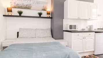 1 bedroom, individually decorated, individually furnished, free WiFi