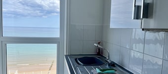 8 Beach View @ Beaconsfield House