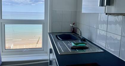 8 Beach View @ Beaconsfield House