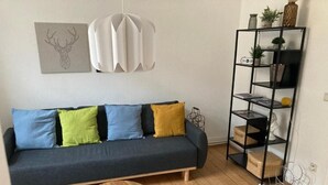 Living area - 1 Bedroom Apartment in Bonn (Bonn)