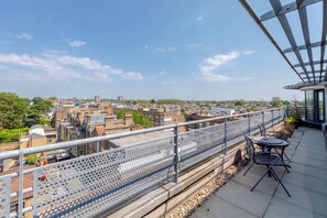 Property grounds - Lovely 2BD Flat With Balcony - Stoke Newington (London)