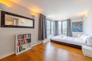 Basic-Apartment, 2 Doppelbetten | 2 Schlafzimmer, laptopgeeigneter Arbeitsplatz, Bettwäsche