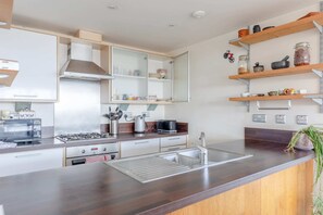 Basic-Apartment, 2 Doppelbetten | Eigene Küche | Kühlschrank, Mikrowelle, Ofen, Herdplatte