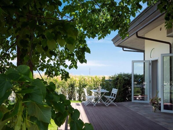 Exterior detail - Le Finestre Sul Lago (Cesenatico)