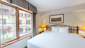 1 slaapkamer, een strijkplank/strijkijzer, wifi, beddengoed