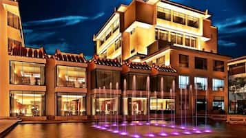 المنشأة من الخارج