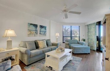 Living Room, 104 Summer House