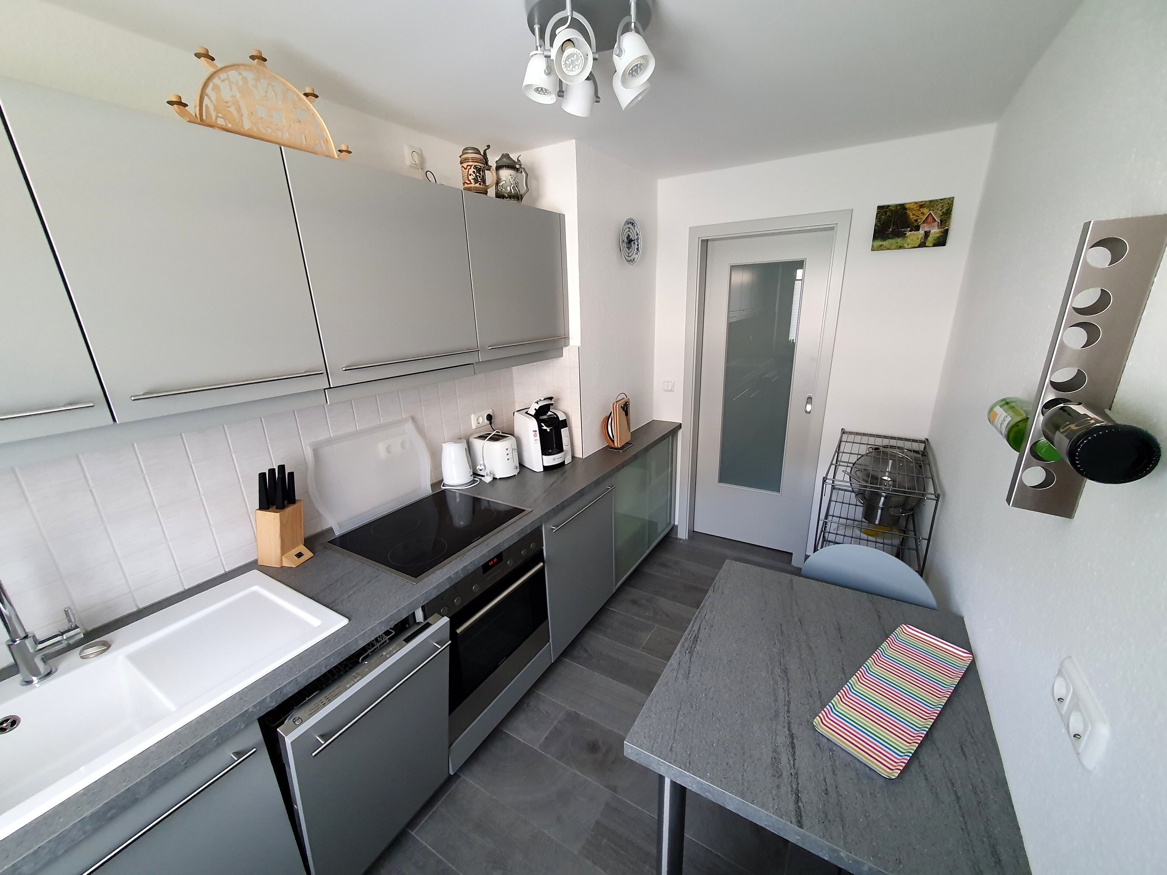 Kühlschrank, Ofen, Herdplatte, Geschirrspüler