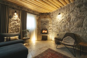 舒适套房 | 意大利 Frette 床单、高档床上用品、羽绒被、记忆海绵床垫