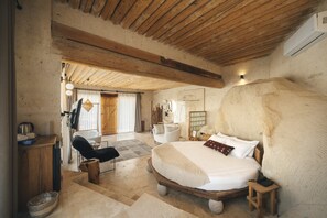 Frette Italian sheets, premium bedding, down duvets, memory-foam beds - Vie Cappadocia - Adults Only (Ürgüp)