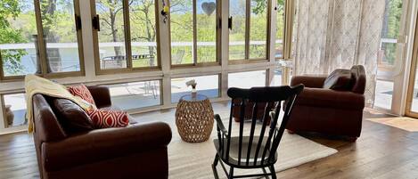 تلفزيون ذكي، مدفأة، تنس طاولة