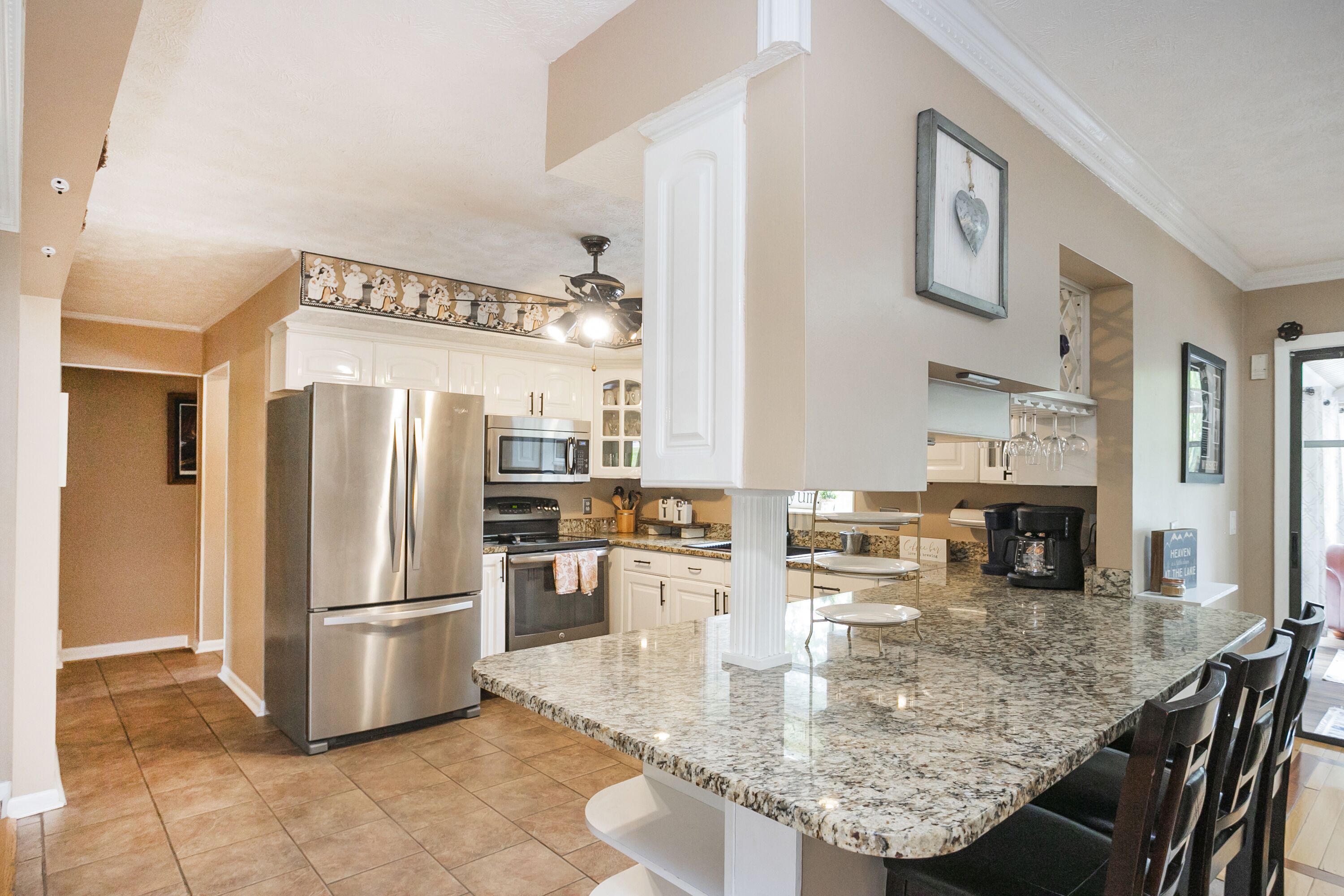 冰箱、微波炉、烤箱、炉灶