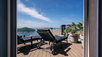 Panoramic Apartment, 2 Bedrooms, Sea View | Terrace/patio