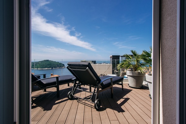 Apartamento panorâmico, 2 quartos, vista para o mar | Terraço/pátio