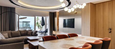 Panoramic Apartment, 2 Bedrooms, Sea View | Interior