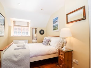 3 bedrooms, individually decorated, individually furnished, free WiFi - 1 The Lane (Moreton-in-Marsh)