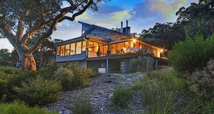 Sydney View - 70km from Sydney; 1000km from care!